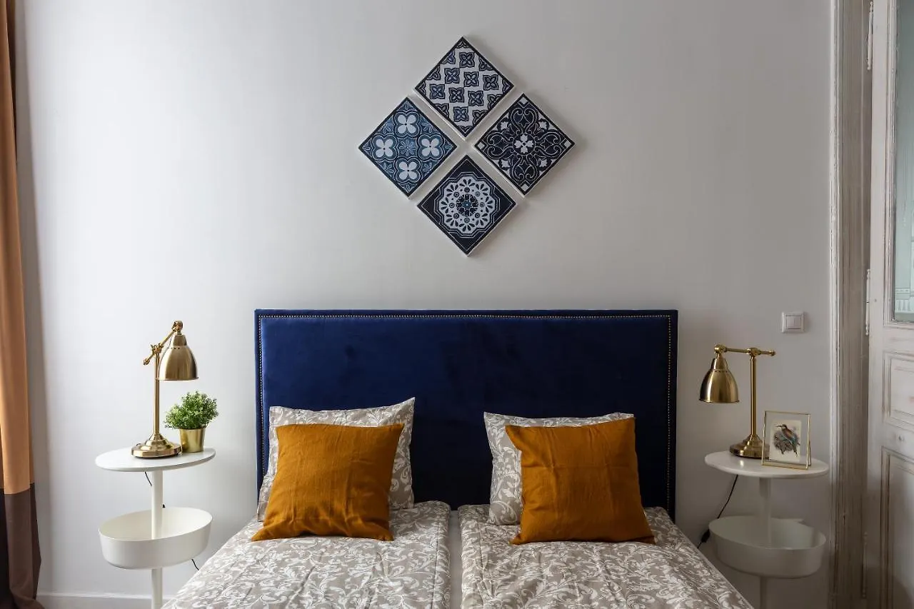 Vintage Downtown Home By Izabell Budapest