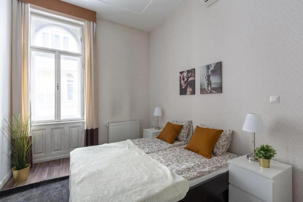 Apartment Vintage Downtown Home By Izabell Budapest