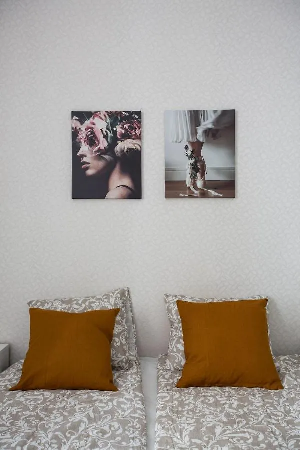 Vintage Downtown Home By Izabell Budapest Apartment