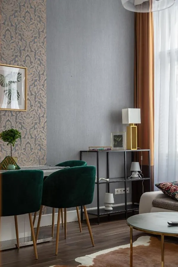 Vintage Downtown Home By Izabell Budapest